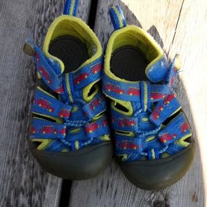 Kids keen sandals